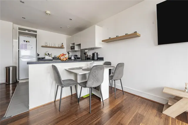 Queen Marys Place, Putney, SW15, photo 2