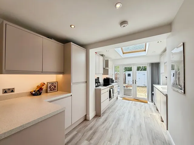 Photo 2 — Lapin Lane, Basingstoke, Hampshire, RG22 4XH