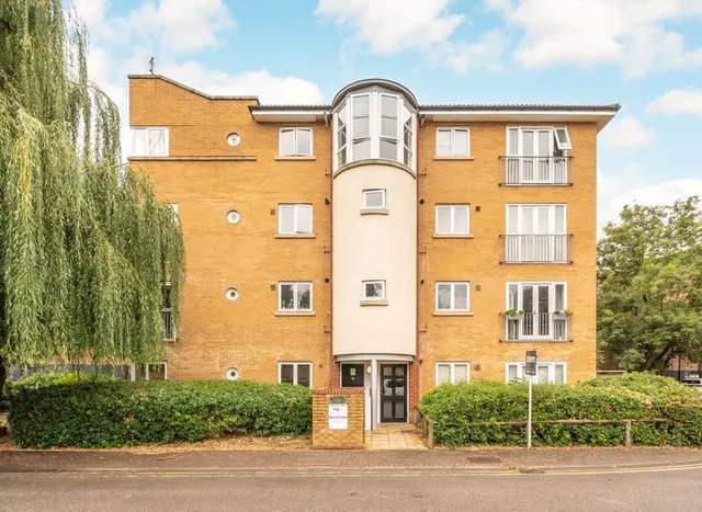 Shalbourne Square, Hackney Wick, E9, photo 1