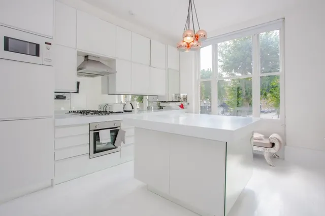 Victoria Road, Queens Park, NW6, photo 1