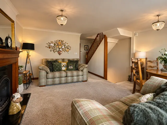 Legh Drive, Woodley, SK6, photo 2