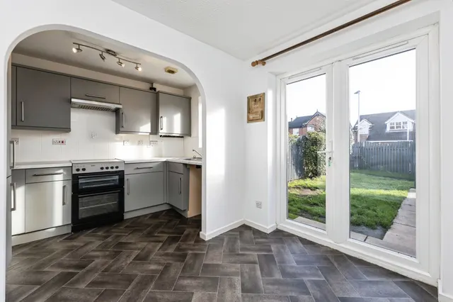 Ascot Gardens, Leeds, LS10, photo 3