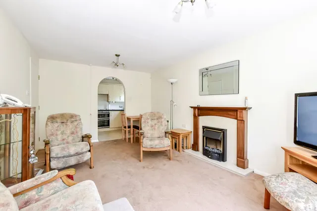 Photo 3 — High Street, Abbots Langley, WD5 0EL