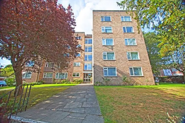 Tenterden Grove, London NW4 1TL, photo 1