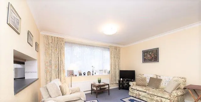 Photo 3 — Tenterden Grove, London NW4 1TL