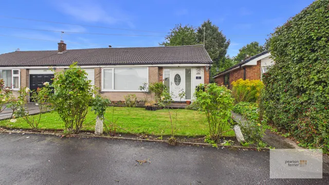 Sunnywood Drive, Tottington, Bury, BL8 3EN, photo 1