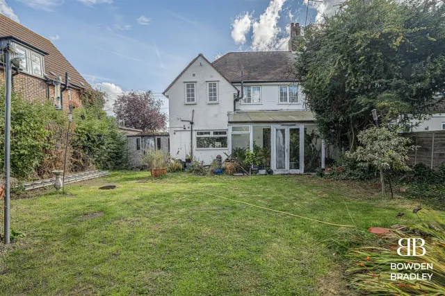 Theydon Grove, Woodford Green, IG8, photo 2