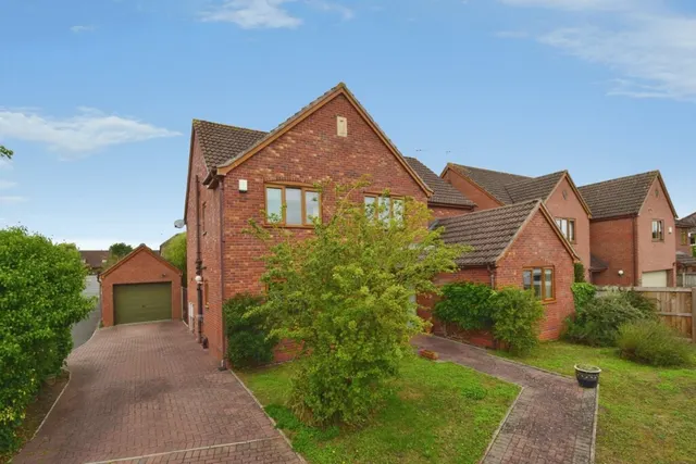 39 Station Road, Fernhill Heath, Worcestershire, WR3 7UJ, photo 1