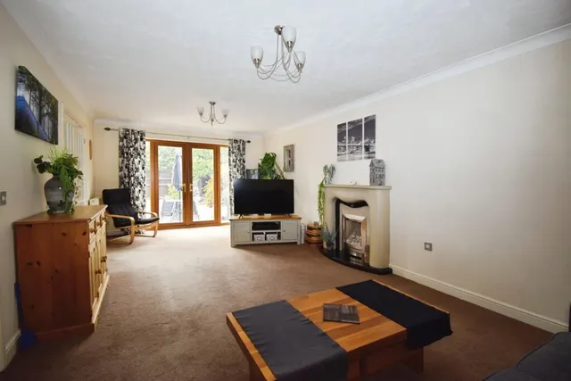 Photo 3 — 39 Station Road, Fernhill Heath, Worcestershire, WR3 7UJ