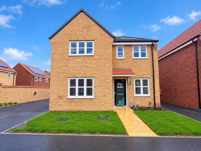 Typhoon Drive, Market Deeping, PE6, photo 1