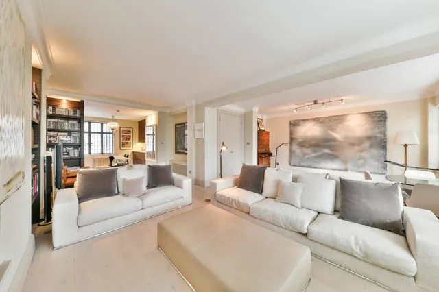 2 bedroom flat — Sloane Street, Knightsbridge, London, SW1X 9SE