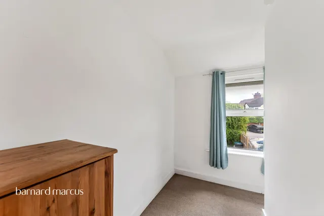 Photo 3 — St. Marks Road, Mitcham