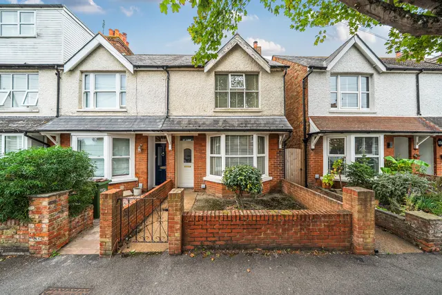 3 bedroom house, St. Leonards Road, Hythe, CT21