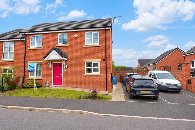 Northcote Avenue, Oldham, OL1, photo 1