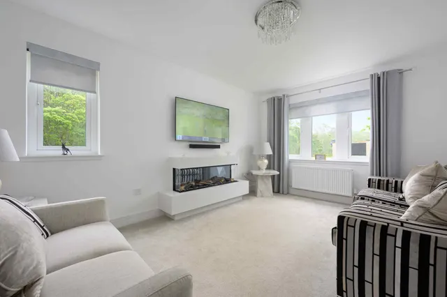 Photo 3 — Beaton Drive, Winchburgh