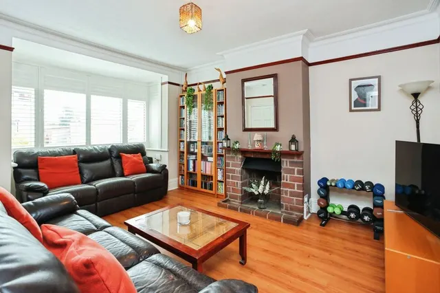 Canterbury Road, Pembury, TN2, photo 2