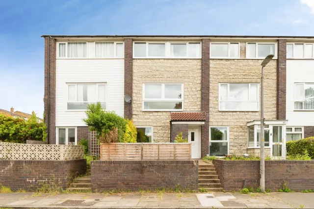 Roebuck Gate, STEVENAGE, photo 1