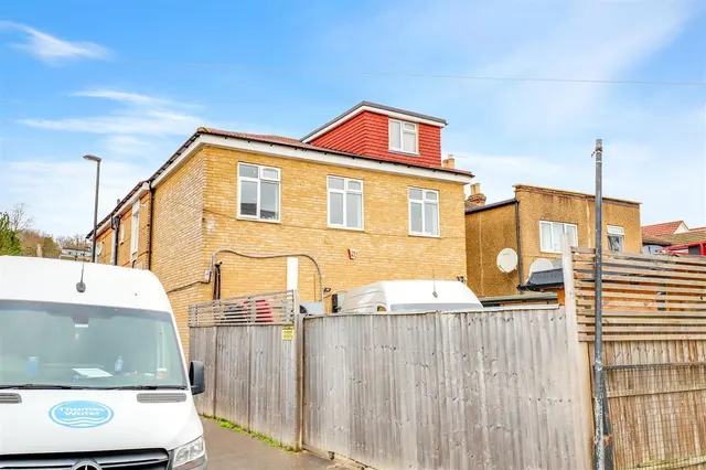 Brighton Road, South Croydon, CR2, photo 3