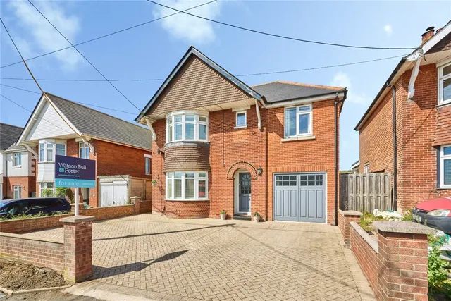 Horsebridge Hill, Newport, PO30, photo 2