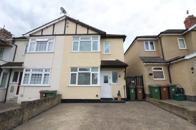 Conrad Drive, WORCESTER PARK, Surrey, Worcester Park, KT48PR, photo 1