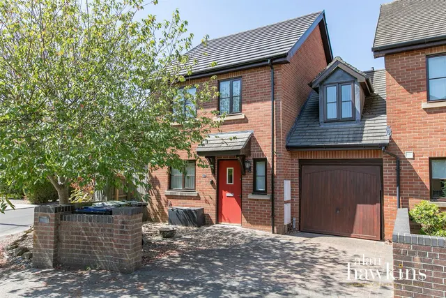 Carrington Gardens, Royal Wootton Bassett, photo 1