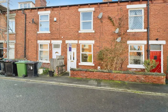 Woodleigh Avenue, Leeds, LS25, photo 1