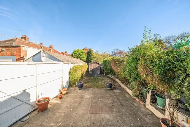 Martin Grove, Morden, SM4, photo 3