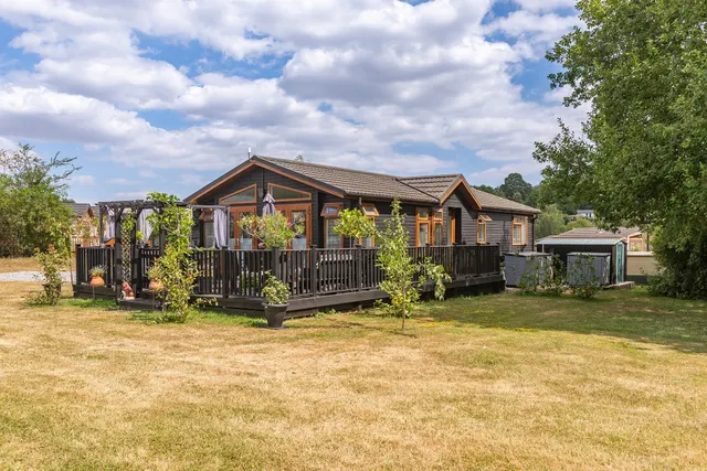 Photo 2 — The Warren Lodge, Woodham Walter, Maldon