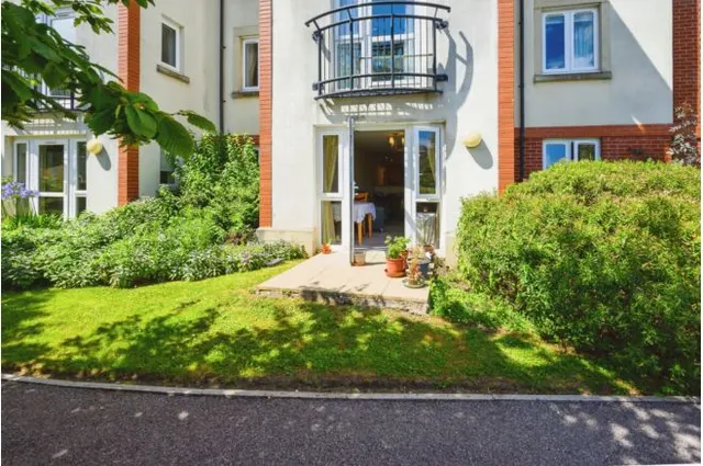 Avenue Road, Lymington, SO41, photo 1