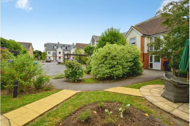 Avenue Road, Lymington, SO41, photo 3