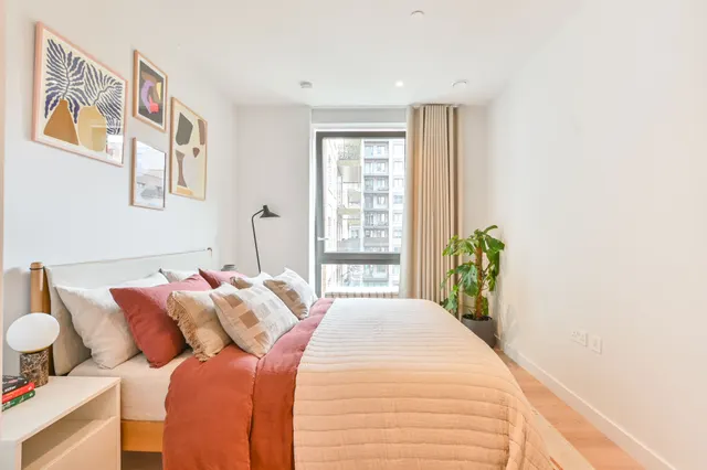 Photo 3 — Apartment C-776, The Maple, 10 Aviator Drive, London