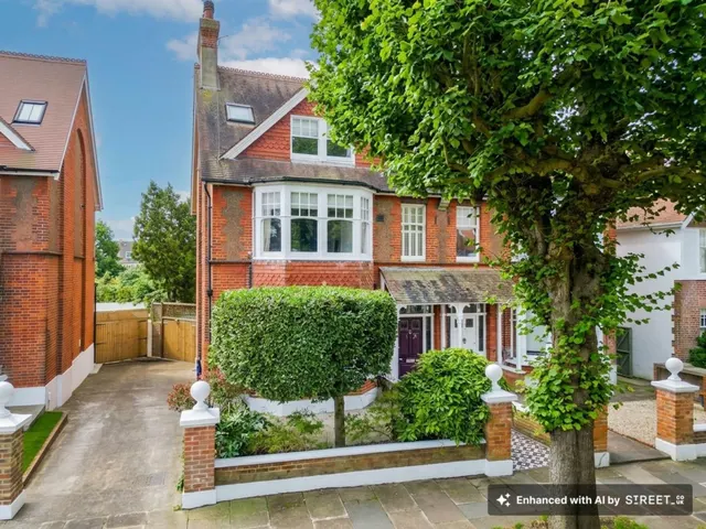Pembroke Crescent, Hove, BN3, photo 1
