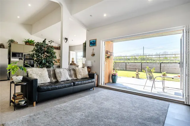 North Perrott, Crewkerne, TA18, photo 3