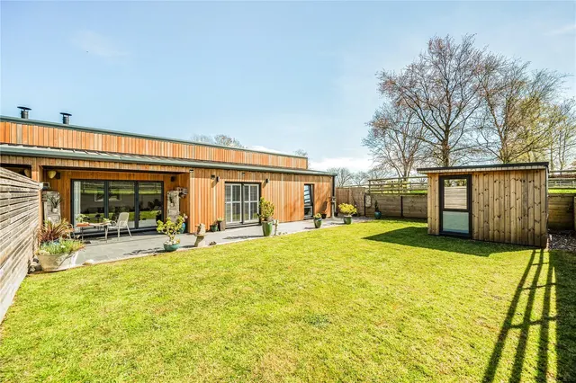 North Perrott, Crewkerne, TA18, photo 1