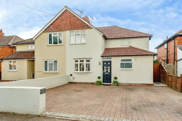 Althorne Road, Redhill, photo 1