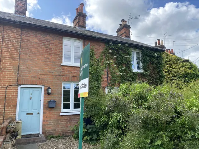 Albion Place, Hartley Wintney, Hampshire, RG27 8RL, photo 1