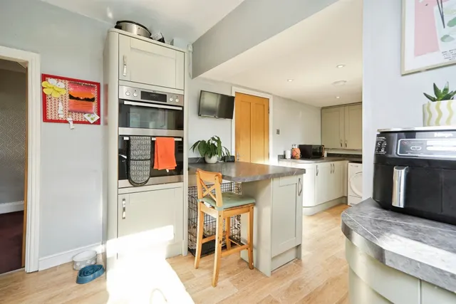 West Park, Pudsey, LS28, photo 3