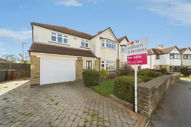 West Park, Pudsey, LS28, photo 1
