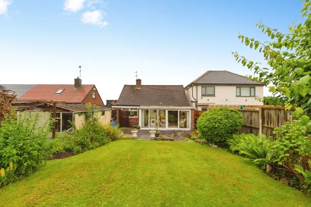 Seaview Avenue, Eastham, CH62, photo 2