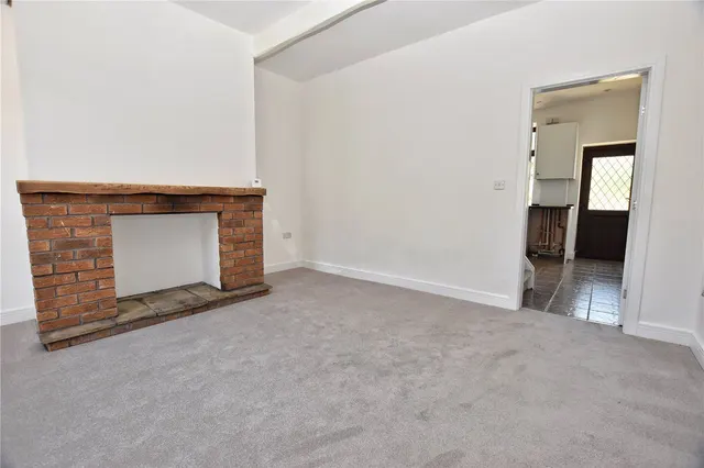 Moorfield Terrace, Hollingworth, SK14, photo 2