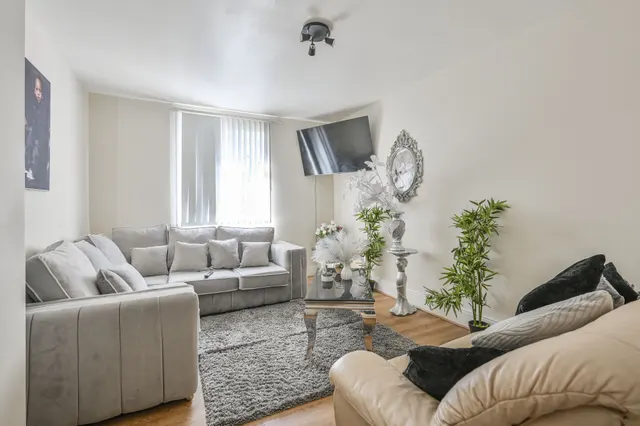 85a Myddleton Road, Wood Green, London, photo 1