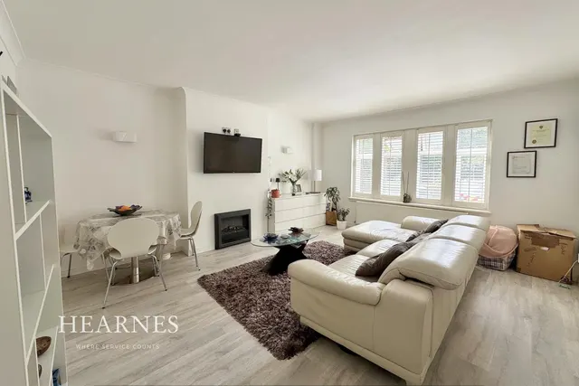 A6 Pine Grange, BH1, photo 1