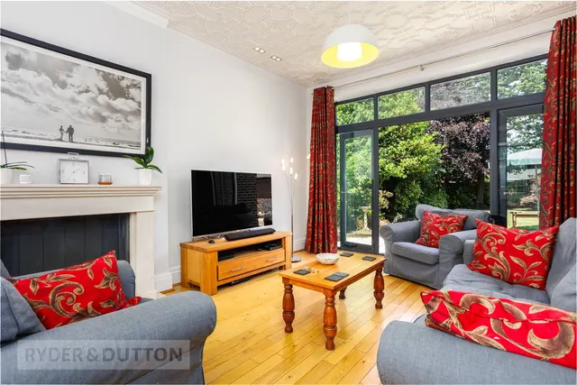 Thornley Lane, Grotton, OL4, photo 3
