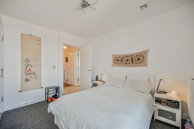 Photo 3 — Flat 15, Fortius House, 19 Capworth Street, London