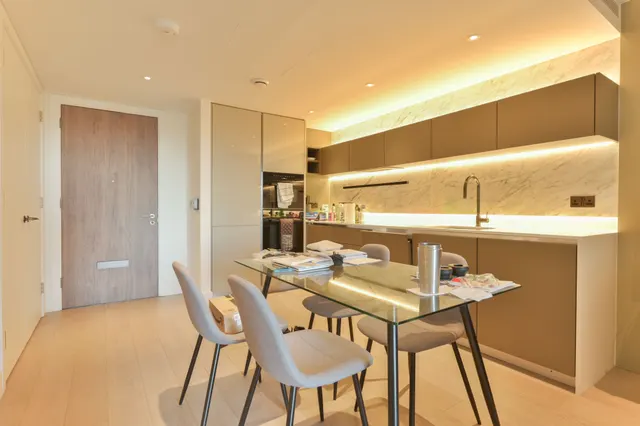Photo 3 — 38 Parkside Apartments, Cascade Way, London