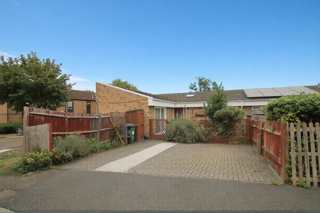 Charles Crescent, Harrow, HA1, photo 2