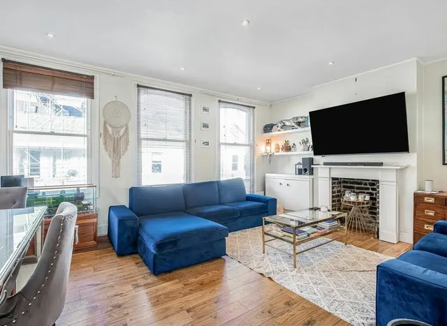 Photo 2 — New Kings Road, Fulham, SW6