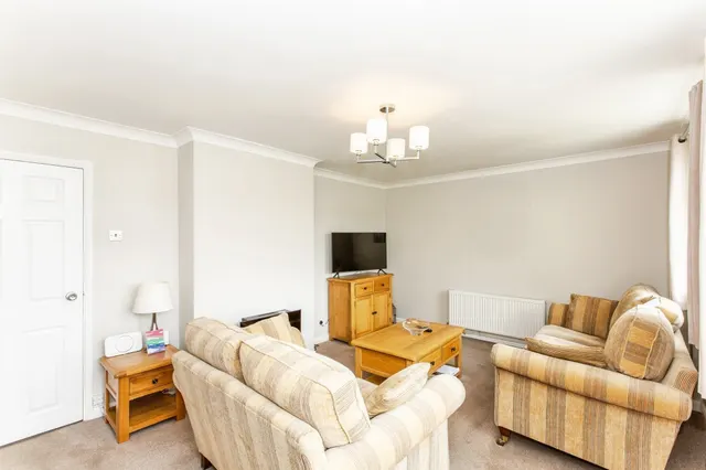 Hamlet Close, Huntingdon, PE29, photo 3