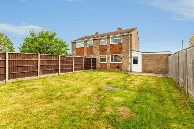 Hamlet Close, Huntingdon, PE29, photo 2