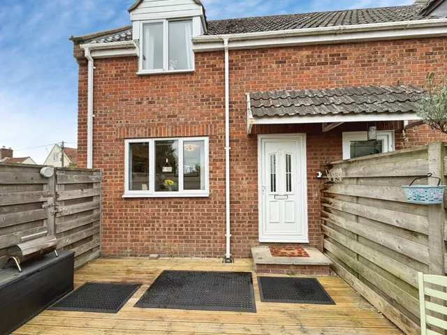 Warminster Road, Westbury, Wiltshire, photo 1